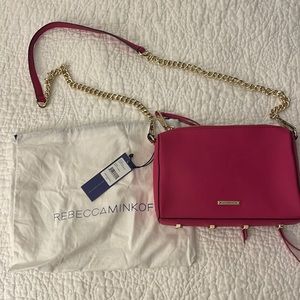 Rebecca mink off fushia handbag with gold chain